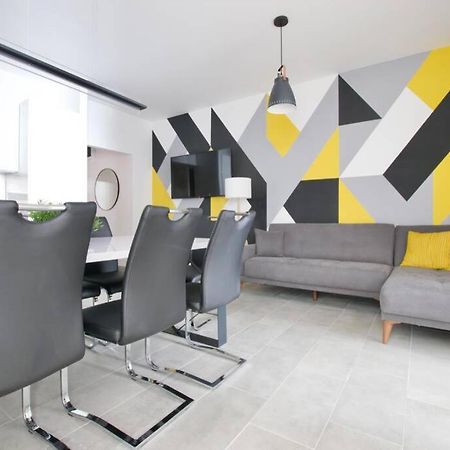 Premium Apartment By Hi5-Vaci Str. 3 Bedroom Budapest Kültér fotó