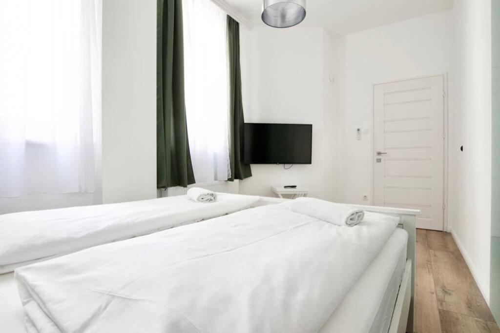Premium Apartment By Hi5-Vaci Str. 3 Bedroom Budapest Kültér fotó