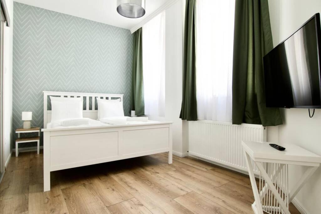 Premium Apartment By Hi5-Vaci Str. 3 Bedroom Budapest Kültér fotó