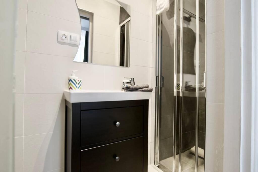 Premium Apartment By Hi5-Vaci Str. 3 Bedroom Budapest Kültér fotó