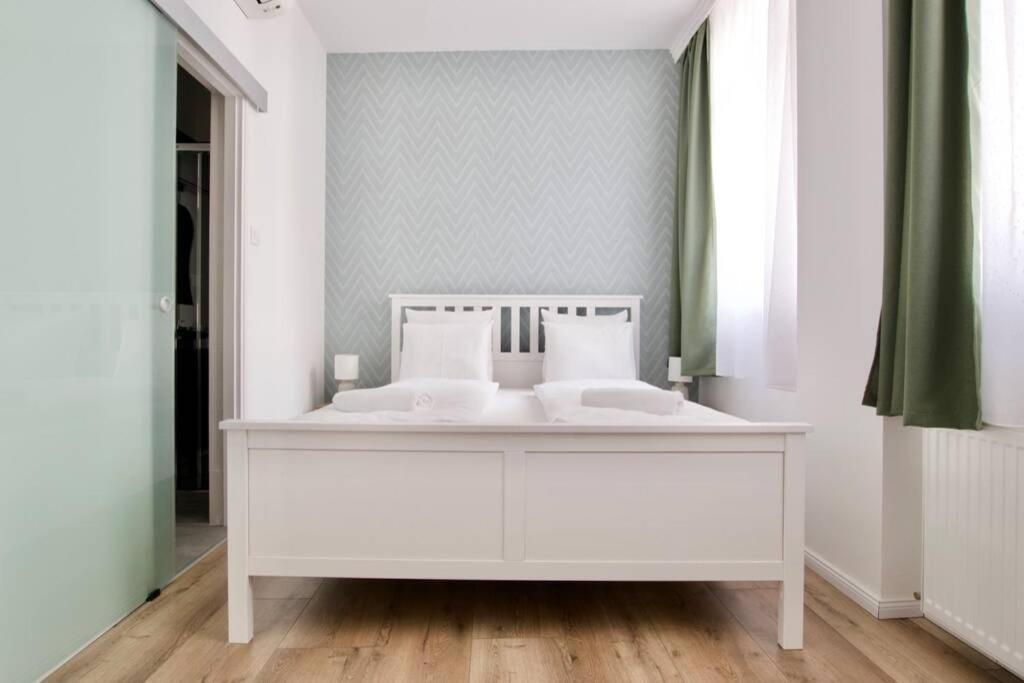 Premium Apartment By Hi5-Vaci Str. 3 Bedroom Budapest Kültér fotó