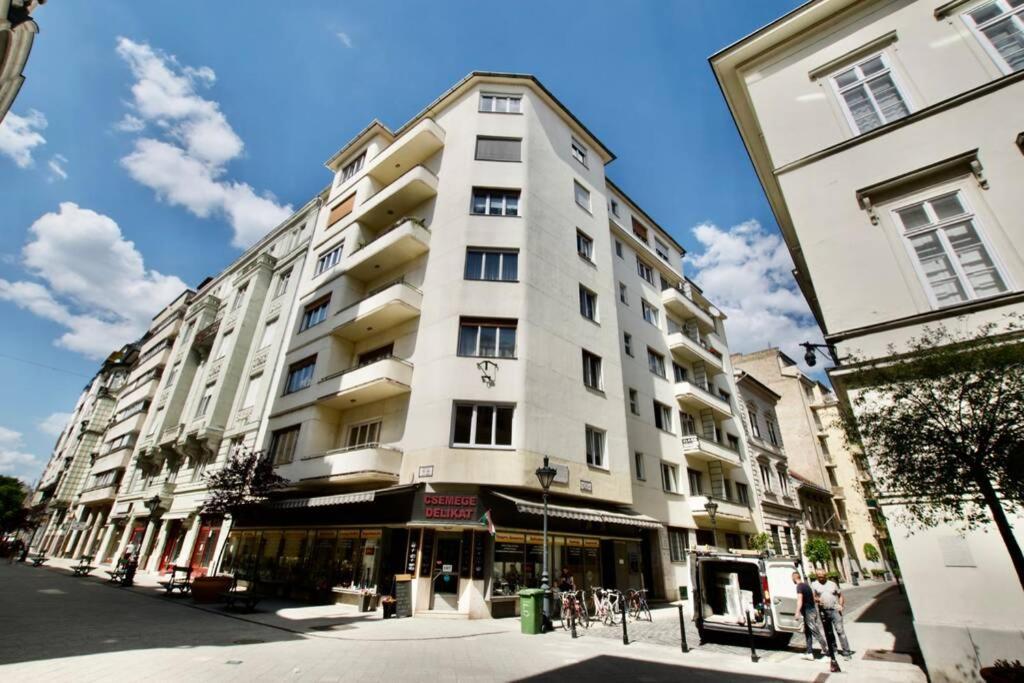 Premium Apartment By Hi5-Vaci Str. 3 Bedroom Budapest Kültér fotó