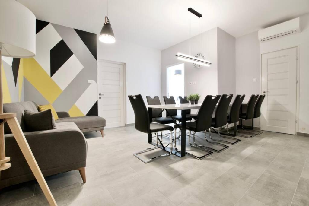 Premium Apartment By Hi5-Vaci Str. 3 Bedroom Budapest Kültér fotó
